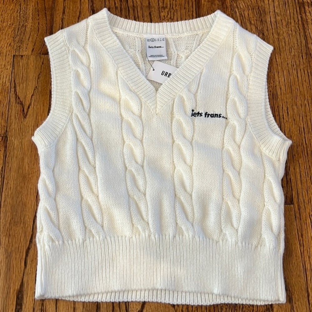 NWT CROPPED SWEATER VEST - SIZE XS